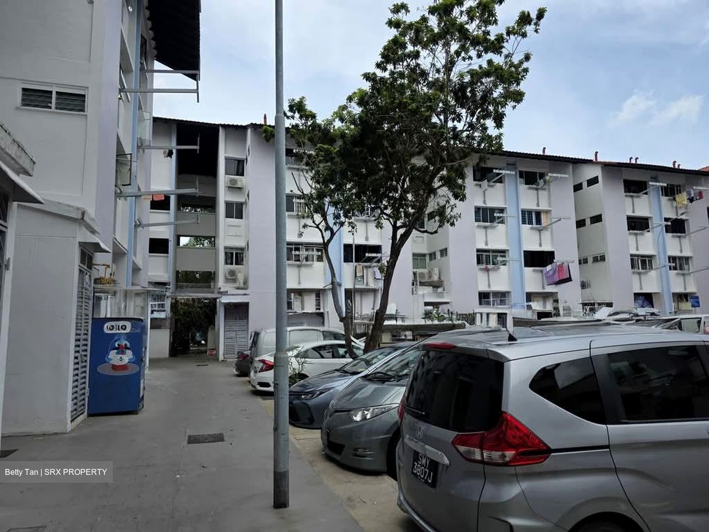 Bedok Reservoir Road (D16), Shop House #546337681